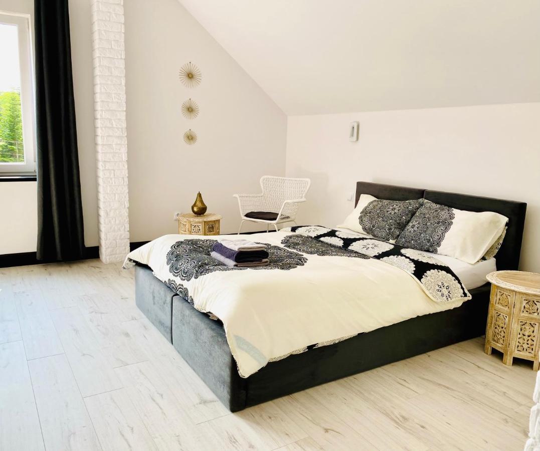 Villa Orient 이아와 외부 사진